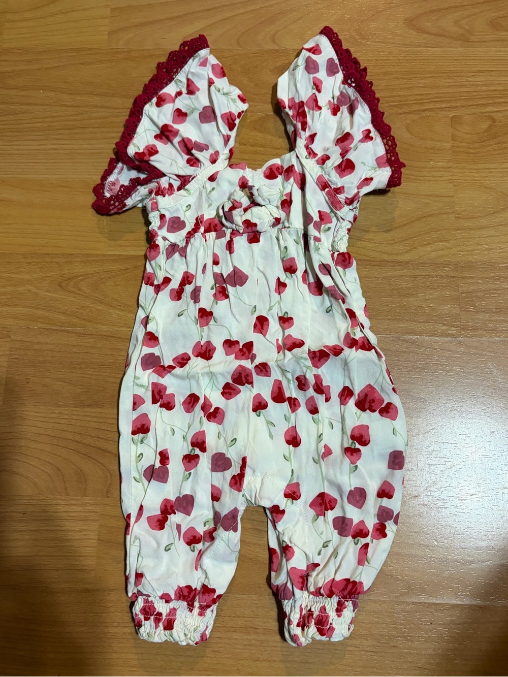 Jessica Simpson LIKE NEW Infant White Romper with Red Heart Print Size 0-3 month